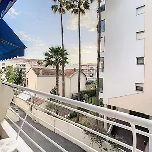 2 Minutes A La Appartement